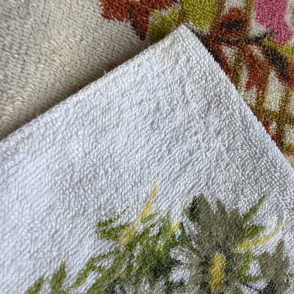 Vintage Floral Hand Towel and Washcloth Set 3pc Retro 70s Cotton Fringed